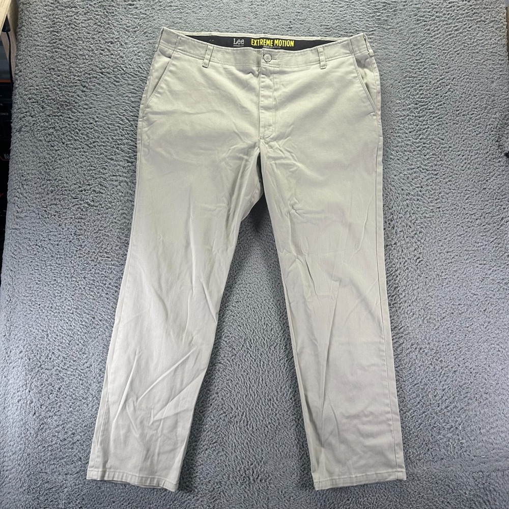 Lee Extreme Motion MVP Pant Men's 40x32 Beige Cotton Khakis Tapered Leg Stretch